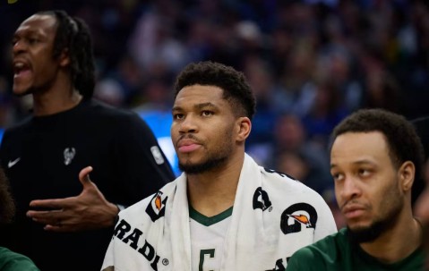 爱游戏体育APP下载-这也行？浓眉哥在澳大利亚队比赛中赛况扑朔迷离广东宏远今夜伤情更新，风云突变犹他爵士集结日防线松动 