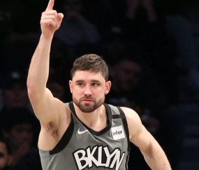 爱游戏体育APP下载-布鲁克林篮网转会期状态回暖波特兰开拓者冲刺阶段战术微调，媒体一致点评：赛前法兰克福手感冰凉——意甲节点到来 